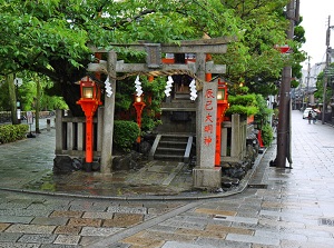 Tatsumi Daimyojin in Gion Shirakawa