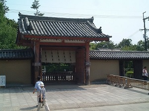 Nanmon in Yakushiji